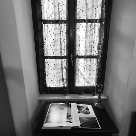 شقة Ex Ostu Impero: Vino, Tartufo Ed Ospitalita *