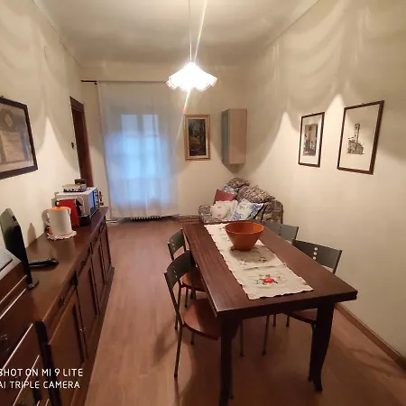 Ex Ostu Impero: Vino, Tartufo Ed Ospitalita La Morra